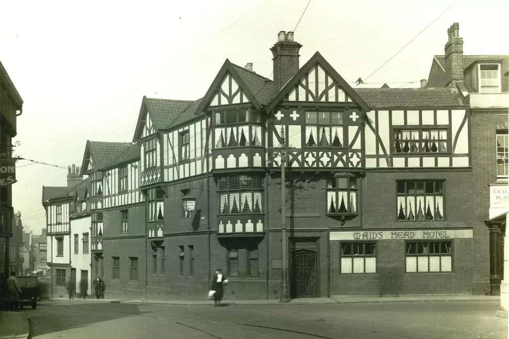 Maids Head Hotel en la antigüedad