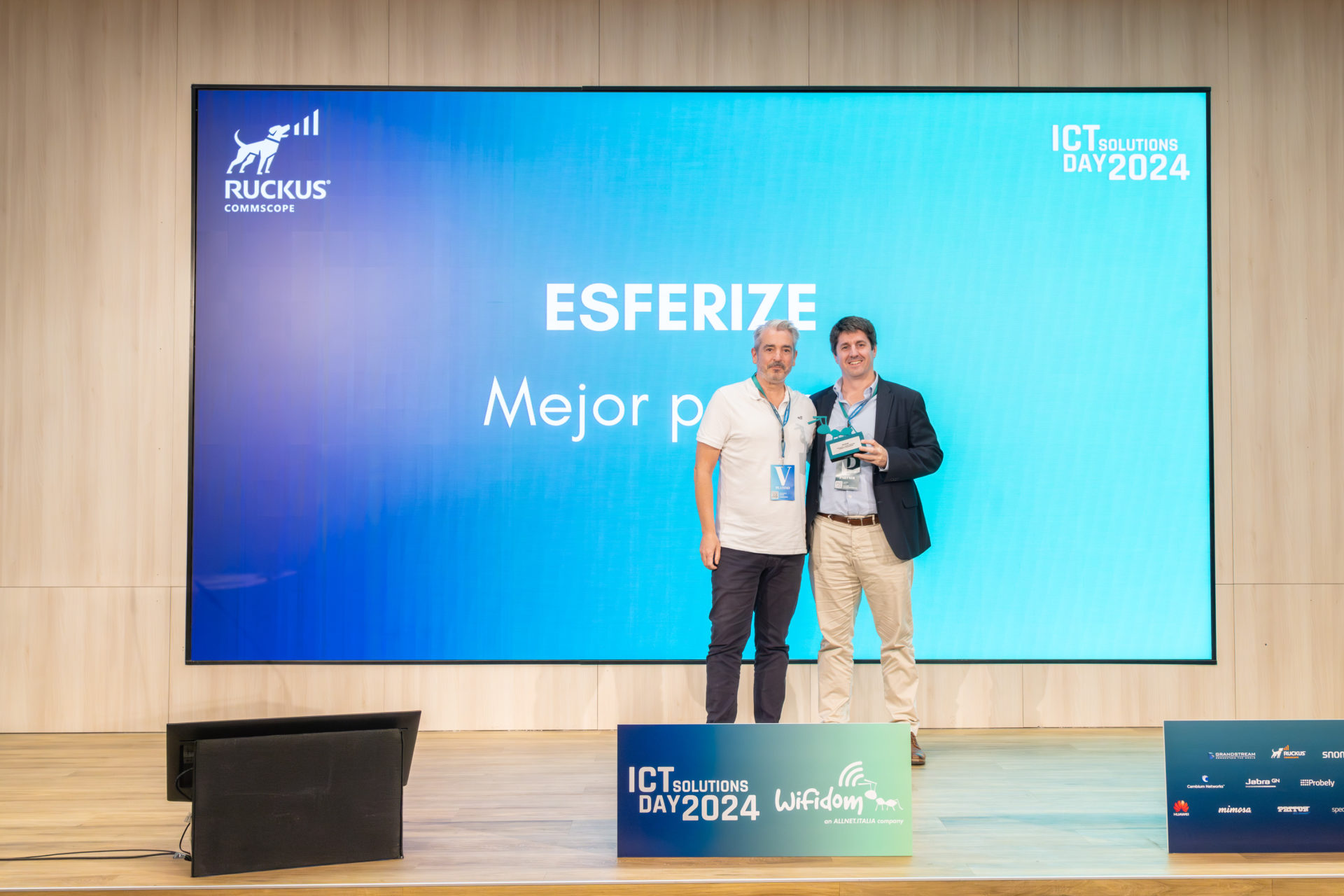 Esferize recibe por segundo año el premio a Mejor Partner de Ruckus